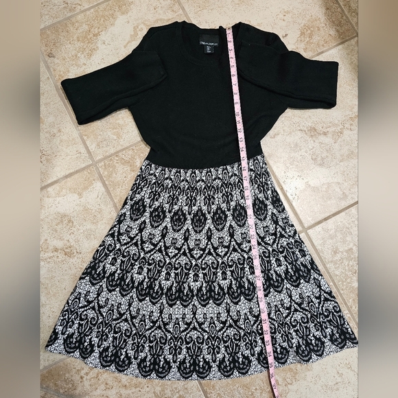 Cynthia Rowley Medium Black Long Sleeve Sweater Dress Gothic Print Skirt Holiday - Picture 7 of 7